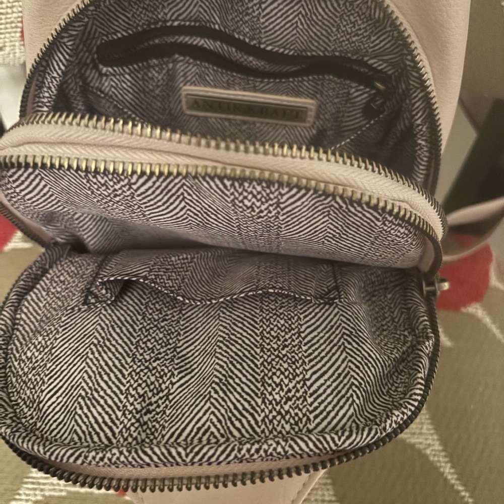 Antik Kraft Cream Sling Bag - Picture 3 of 8